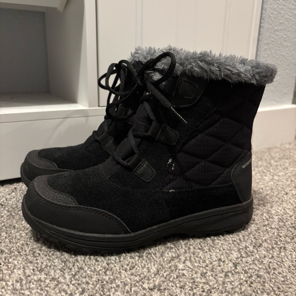 Columbia Women's Black Winter Boots